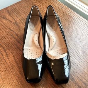 ❤️Rockport patent leather heels women’s 7.5 M square front short heel